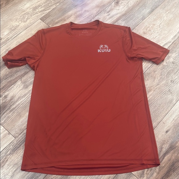 KUIU Men's Short Sleeve Red Tee - Picture 1 of 3